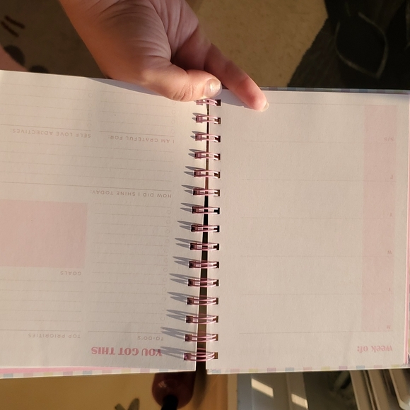 Stoney Clover Lane x Target Weekly Planner - Picture 3 of 3